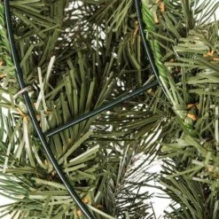 Vickerman Artificial Unlit Christmas Wreath (456002) 9 Vickerman Artificial Unlit Christmas Wreath (456002) -Roman Ornaments Shop 4560023md