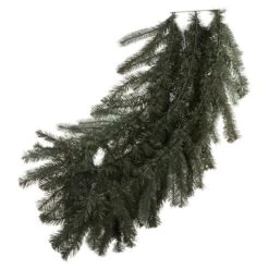 Vickerman Artificial Un-Lit Christmas Wreath (456187) -Roman Ornaments Shop 4561872md