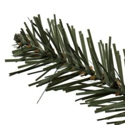 Vickerman Artificial Un-Lit Christmas Wreath (456187) -Roman Ornaments Shop 4561875md