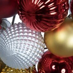 Vickerman Christmas Wreath (660560) -Roman Ornaments Shop 660560closeupmd